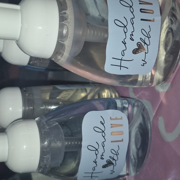 Foaming Hand Soap - Handcrafted-Winner's Choice - Picture 3 of 4